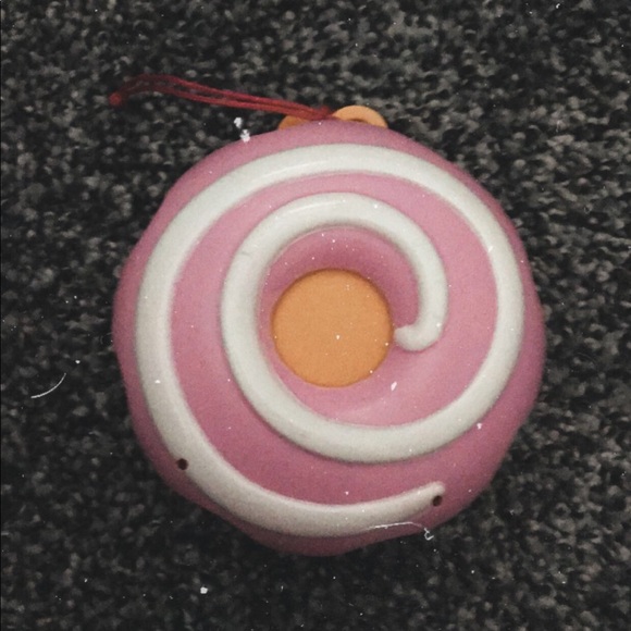 • pikmi pops surprise! ~ dough mis edition • - Picture 1 of 4